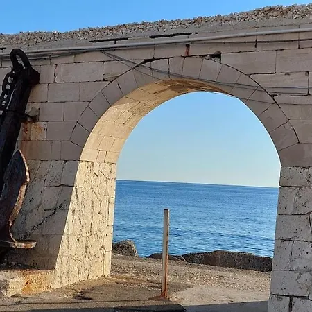 Bettamino Otranto, Porta D'oriente * Otranto