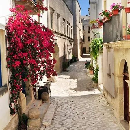 Bettamino Otranto, Porta D'oriente Daire *